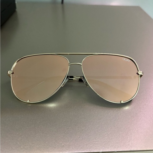 QUAY Mirrored Aviator Sunglasses - Picture 1 of 4
